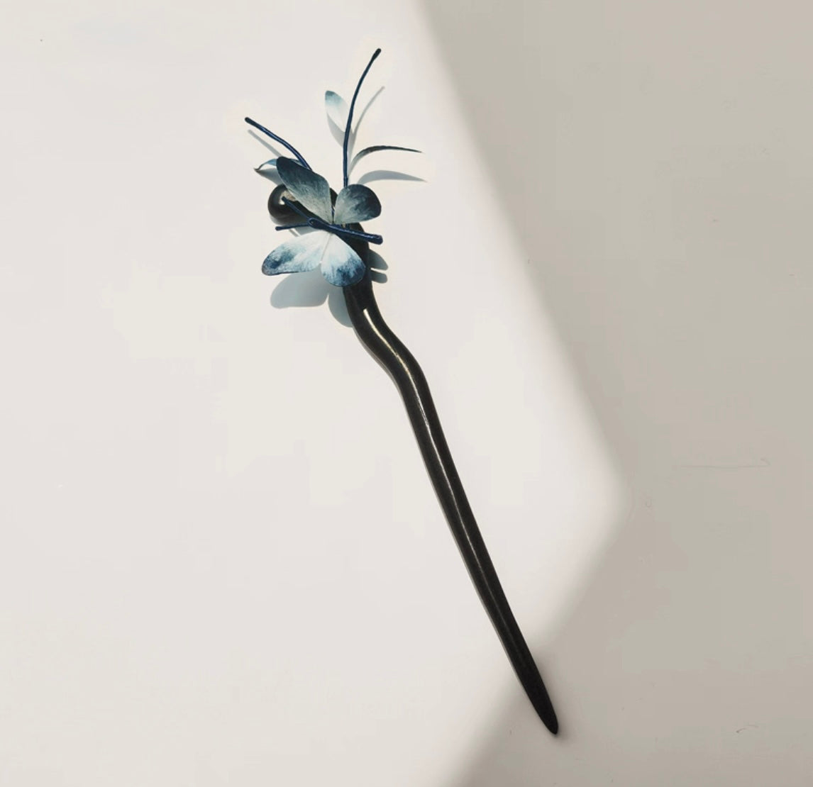 Lingering Butterfly Hairpin — Azure Elegance