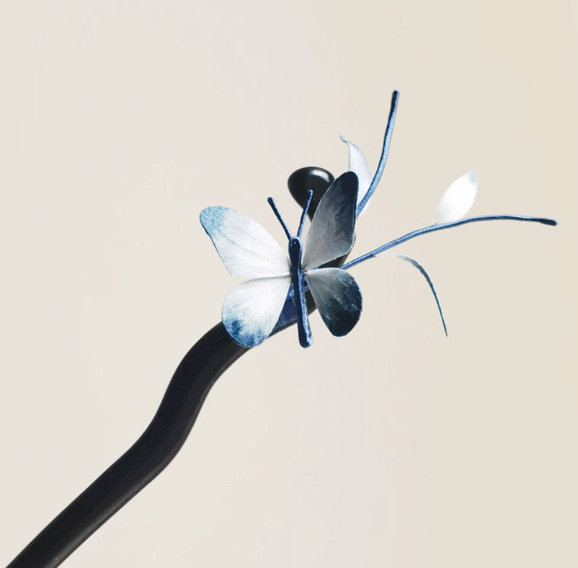 Lingering Butterfly Hairpin — Azure Elegance