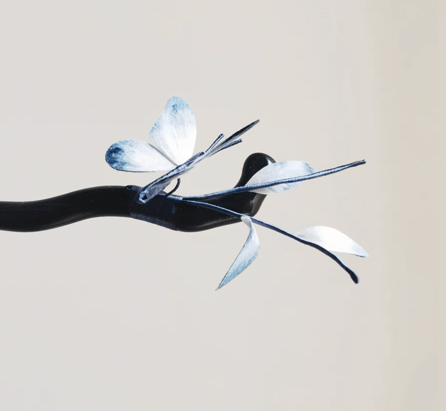 Lingering Butterfly Hairpin — Azure Elegance